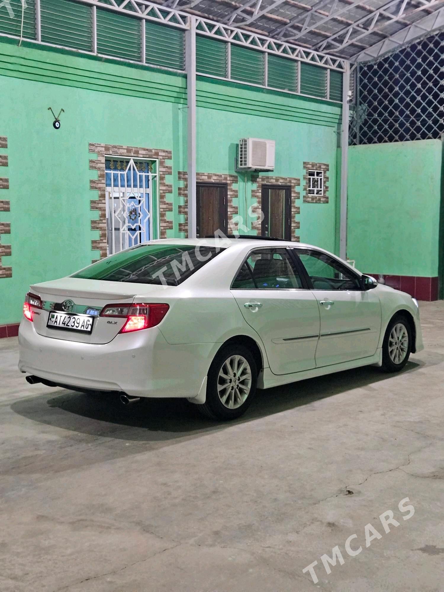 Toyota Camry 2012 - 279 000 TMT - Bäherden - img 10