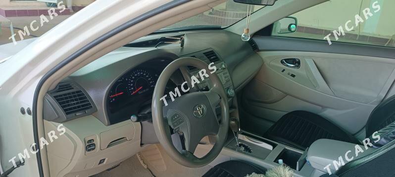 Toyota Camry 2010 - 185 000 TMT - Халач - img 5
