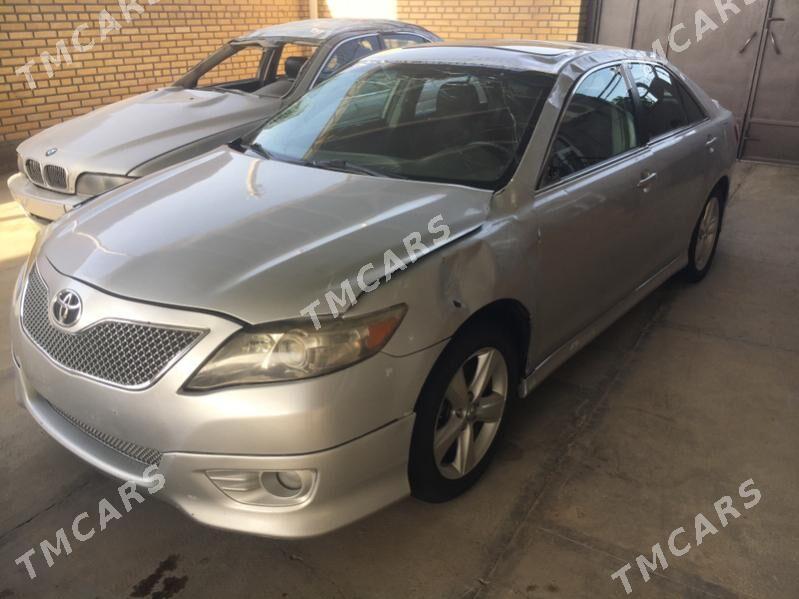Toyota Camry 2011 - 135 000 TMT - Мары - img 4