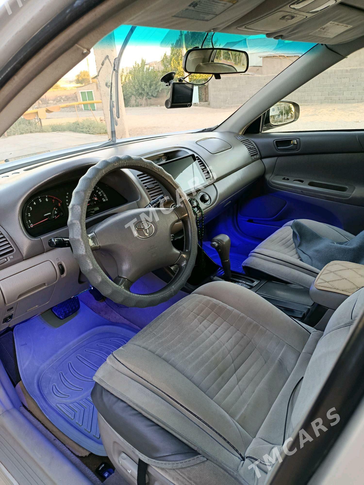 Toyota Camry 2004 - 150 000 TMT - Тагтабазар - img 3