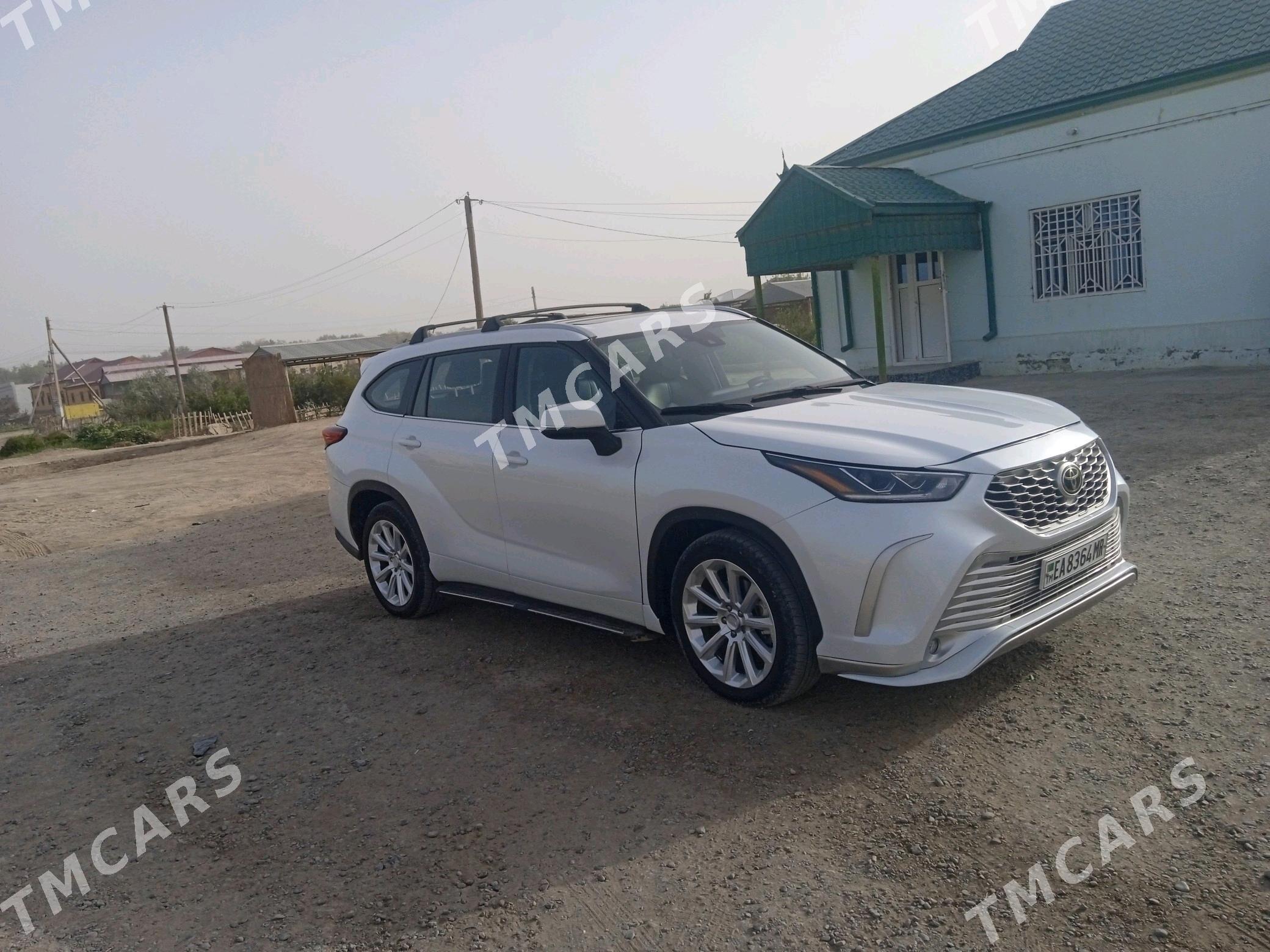 Toyota Highlander 2022 - 490 000 TMT - Мургап - img 4