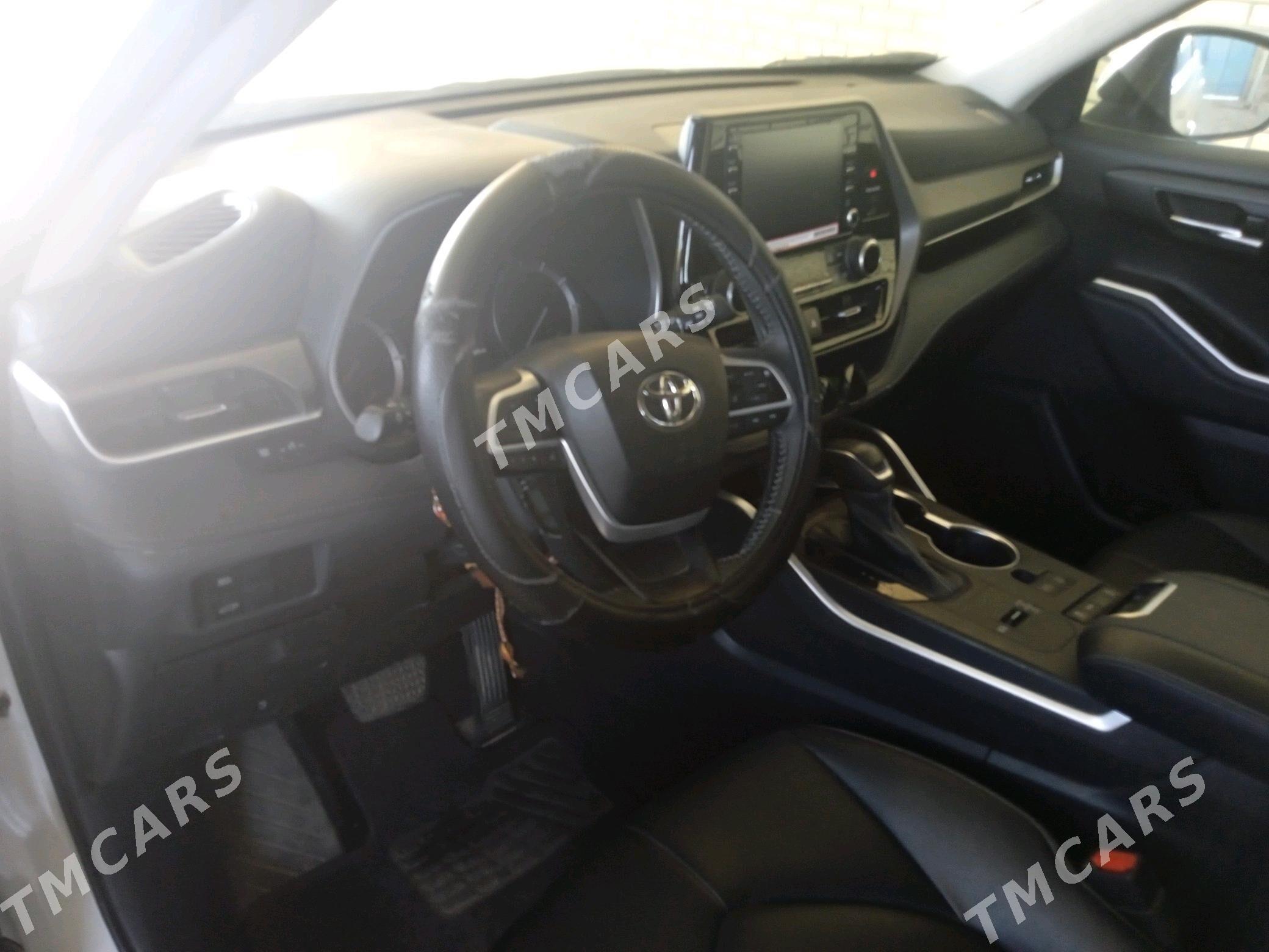 Toyota Highlander 2022 - 490 000 TMT - Мургап - img 5