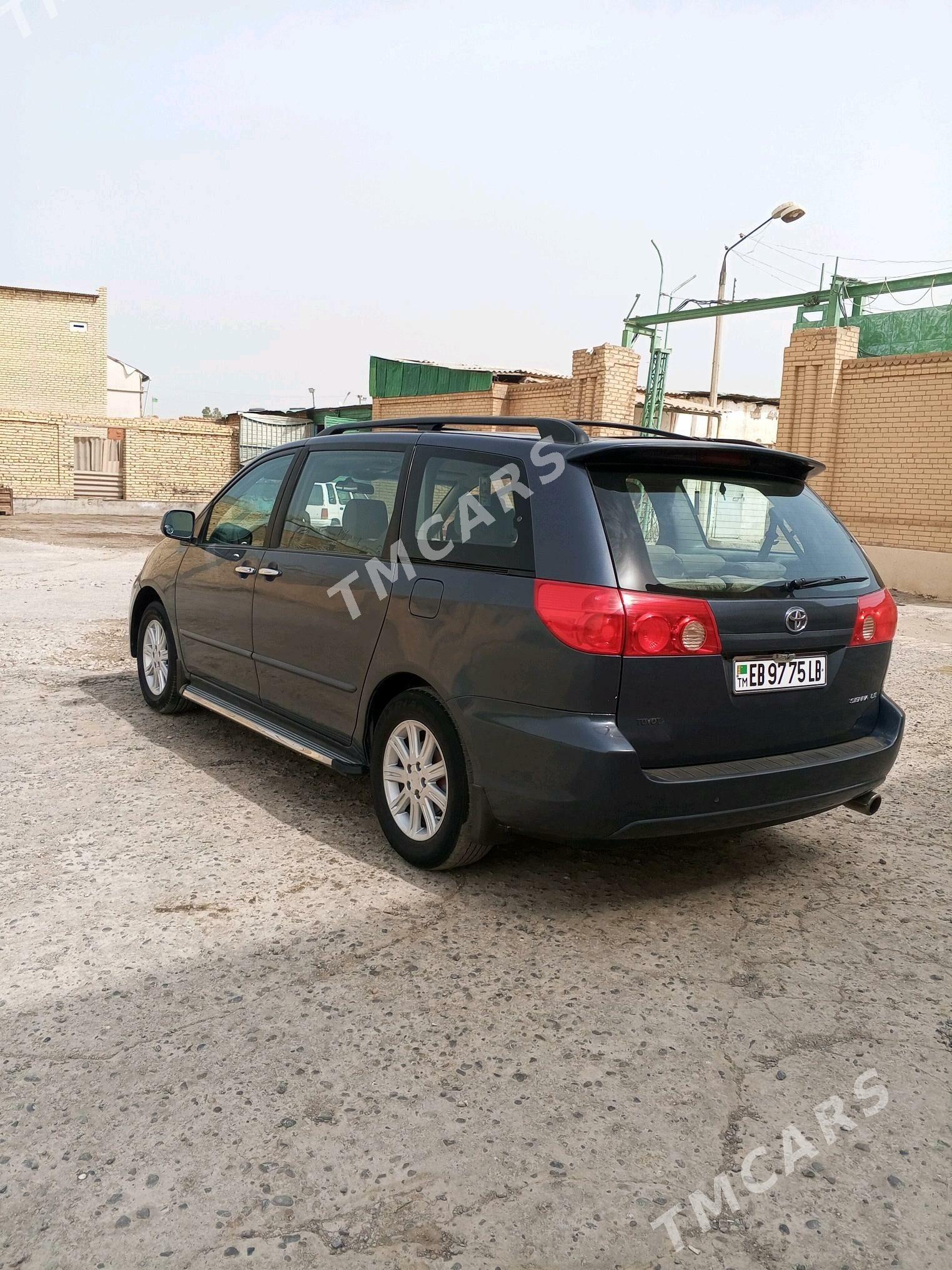 Toyota Sienna 2006 - 220 000 TMT - Туркменабат - img 2