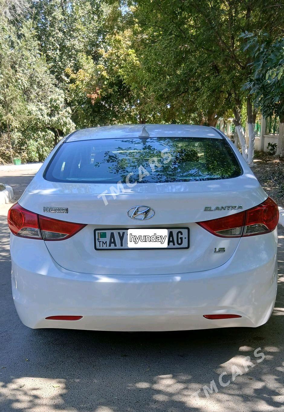 Hyundai Elantra 2011 - 155 000 TMT - Кипджак - img 4