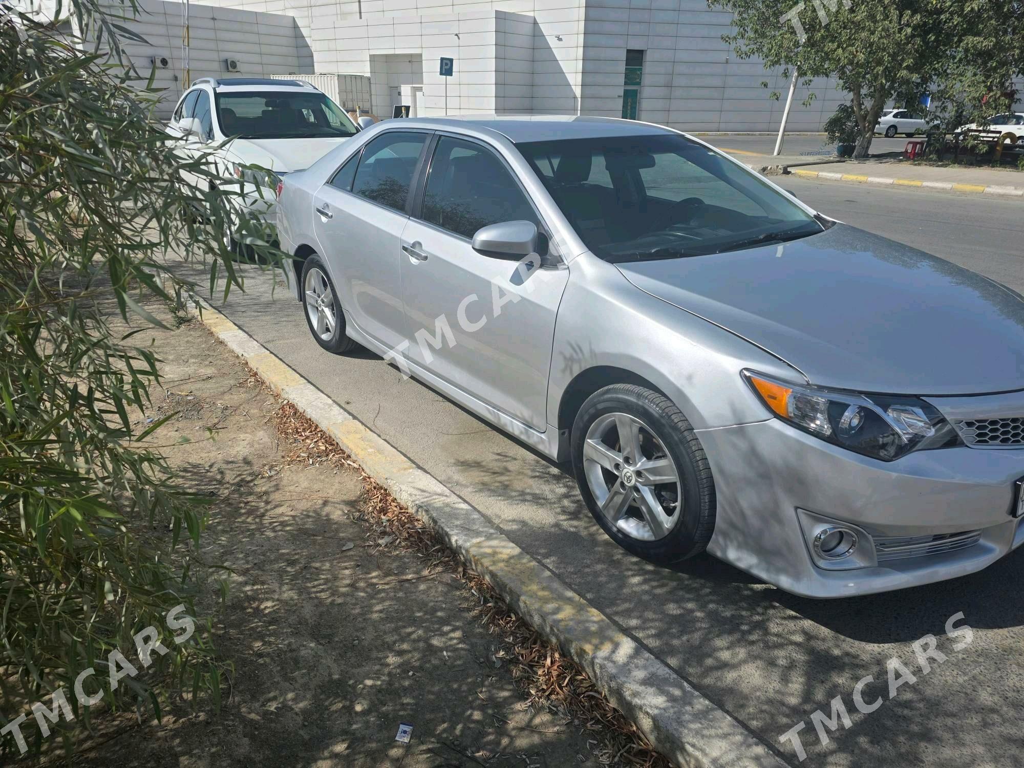 Toyota Camry 2012 - 220 000 TMT - 6 mkr - img 2