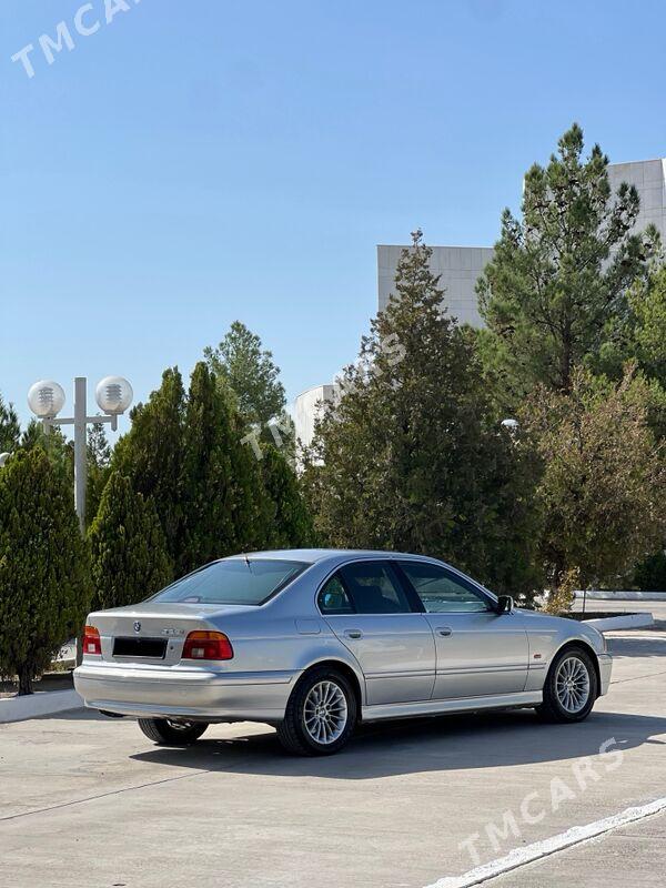 BMW E39 2004 - 140 000 TMT - Балканабат - img 2