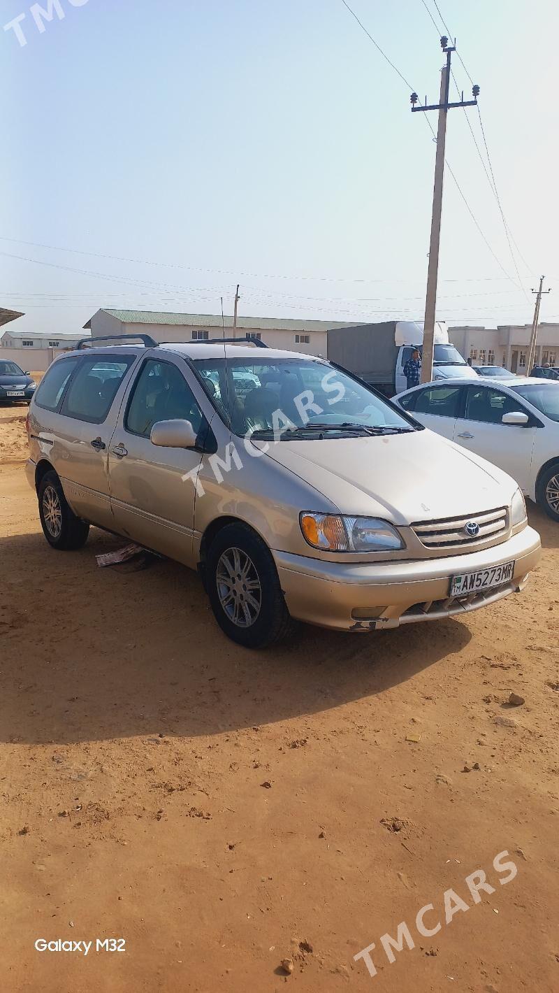 Toyota Sienna 2001 - 134 000 TMT - Мары - img 2