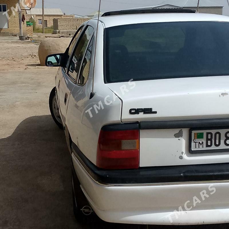 Opel Vectra 1994 - 40 000 TMT - Мургап - img 3