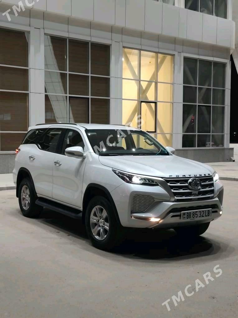 Toyota Fortuner 2023 - 590 000 TMT - Türkmenabat - img 2