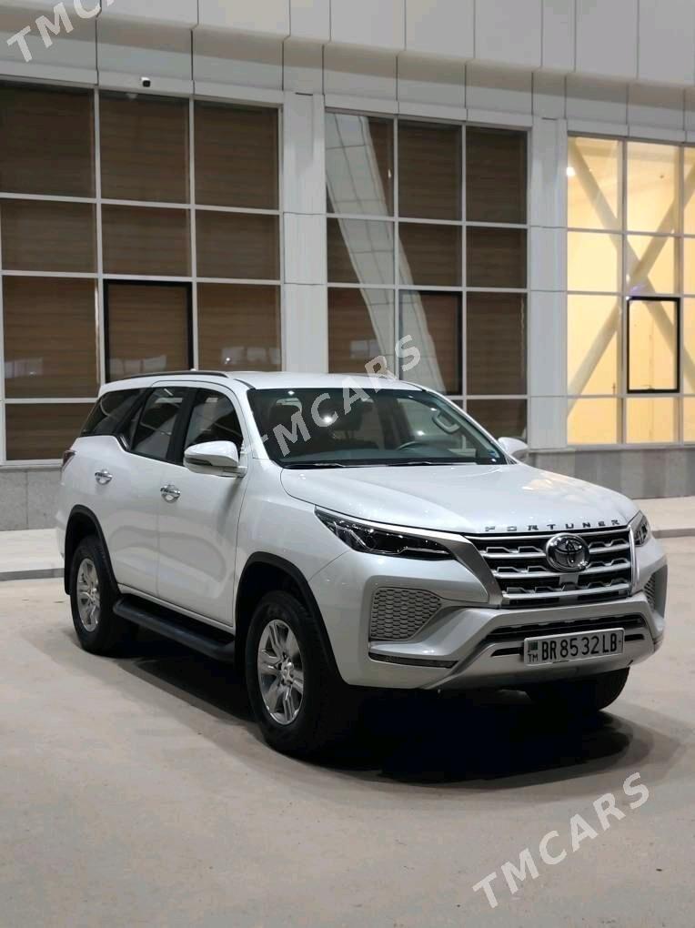 Toyota Fortuner 2023 - 590 000 TMT - Türkmenabat - img 4