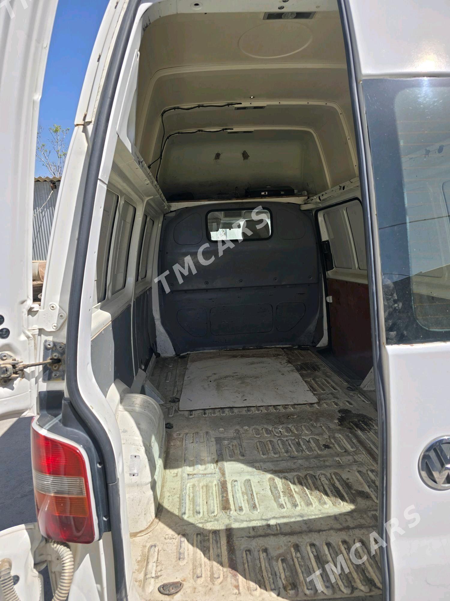 Volkswagen Transporter 2004 - 105 000 TMT - Ак-Бугдайский этрап - img 5