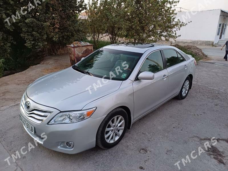 Toyota Camry 2011 - 240 000 TMT - Саят - img 4