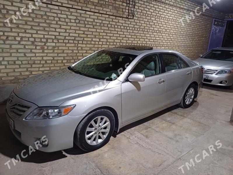 Toyota Camry 2011 - 240 000 TMT - Саят - img 2