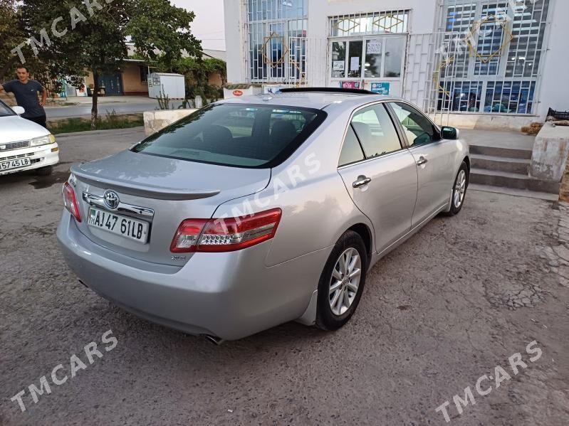 Toyota Camry 2011 - 240 000 TMT - Саят - img 3