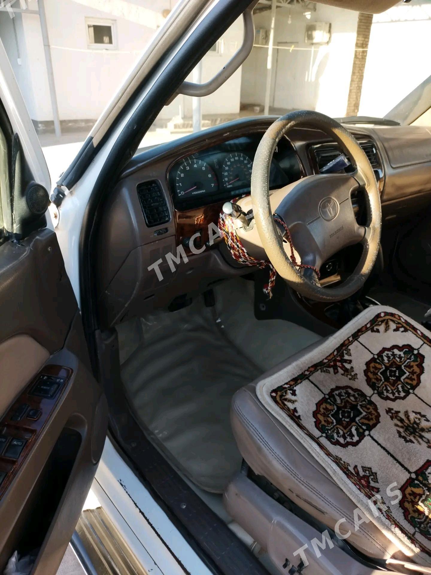 Toyota 4Runner 2000 - 140 000 TMT - Серахс - img 6