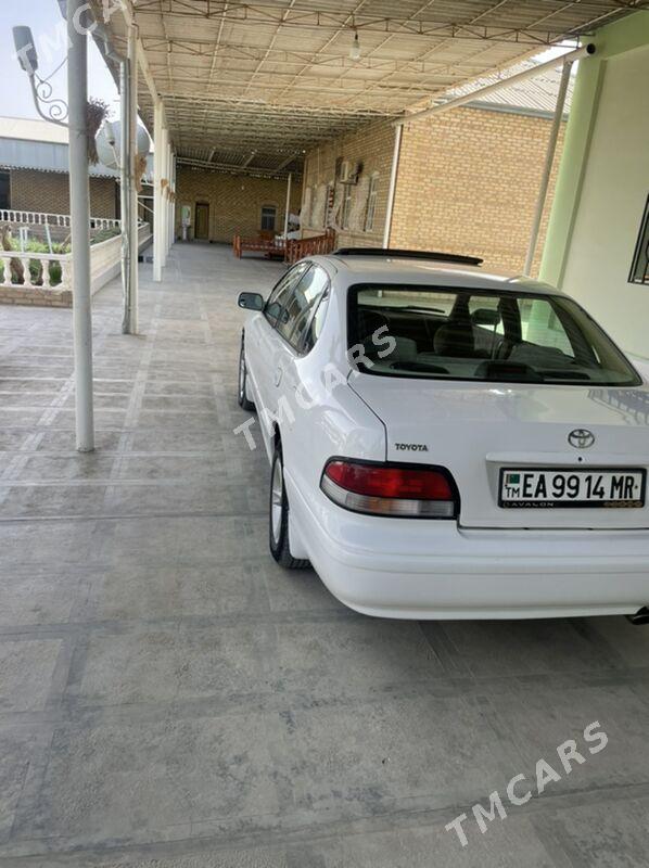 Toyota Avalon 1997 - 130 000 TMT - Мары - img 1