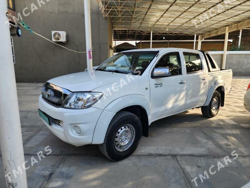 Toyota Hilux 2009 - 240 000 TMT - Мары - img 4
