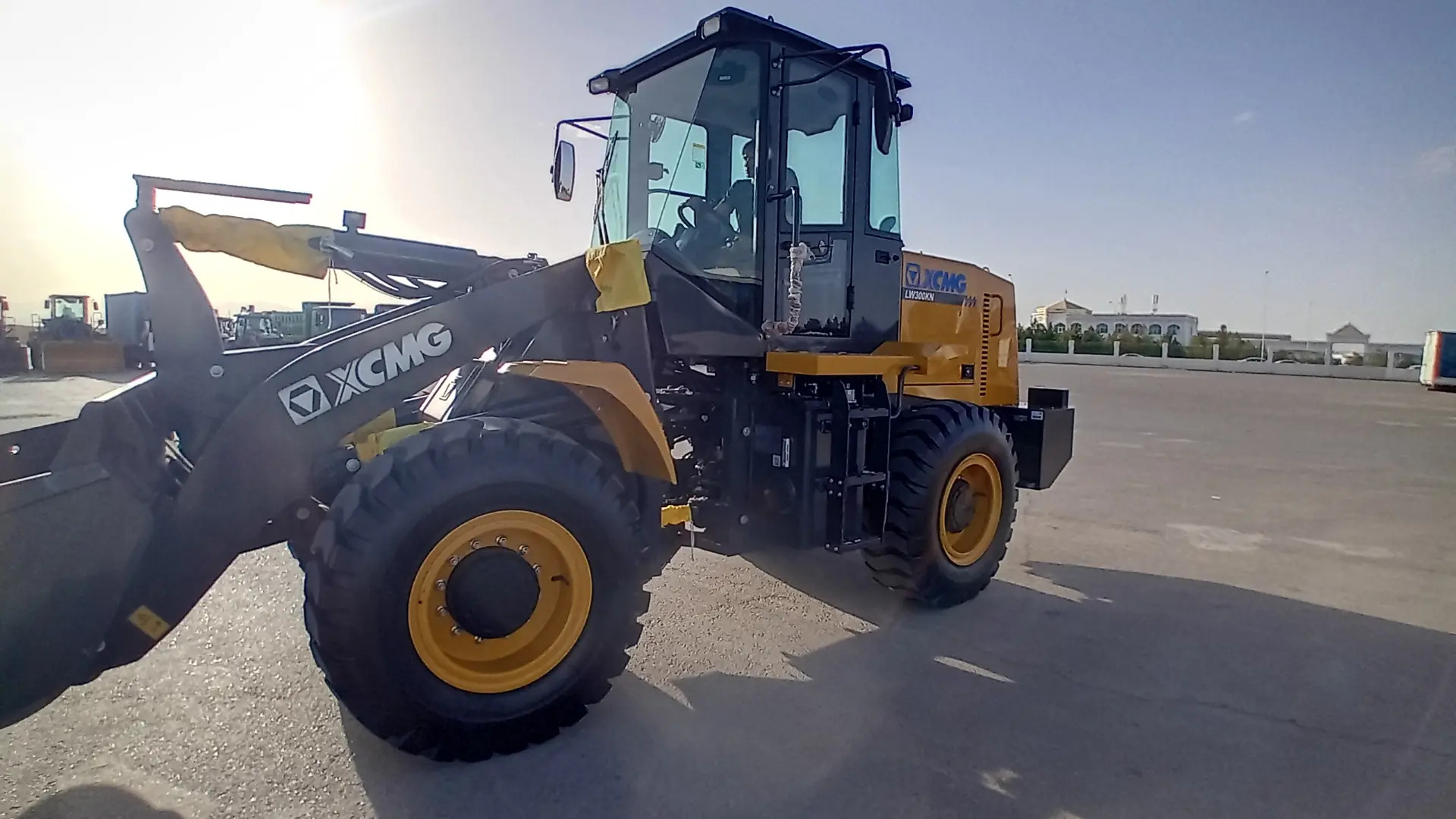 XCMG LW300F 2025 - 660 000 TMT - "Алтын Асыр" Гундогар базары ( Толкучка) - img 6