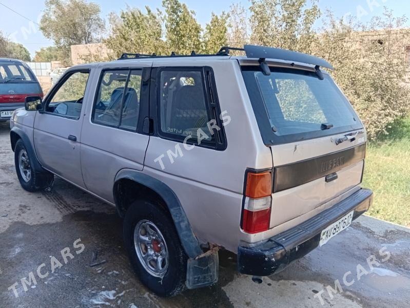 Nissan Pathfinder 1991 - 40 000 TMT - Гурбансолтан Едже - img 2