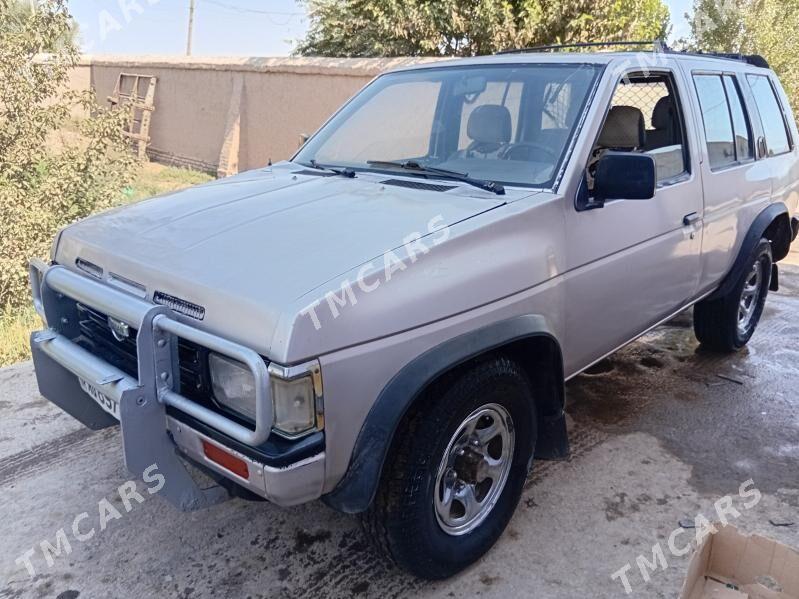 Nissan Pathfinder 1991 - 40 000 TMT - Гурбансолтан Едже - img 4