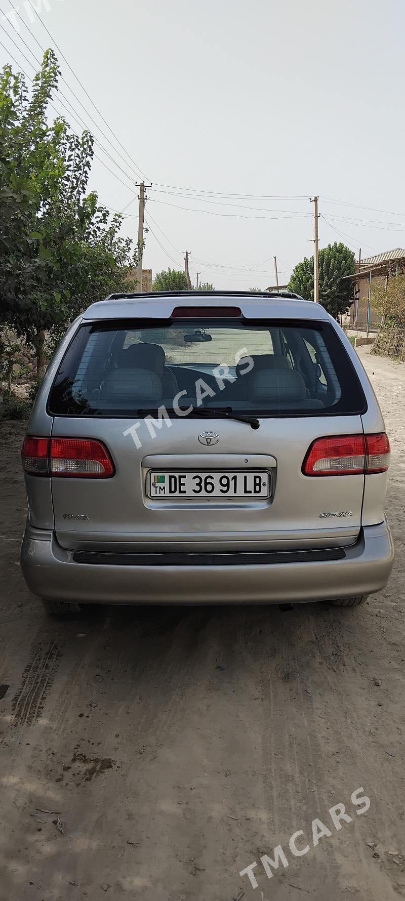 Toyota Sienna 2002 - 175 000 TMT - Халач - img 4