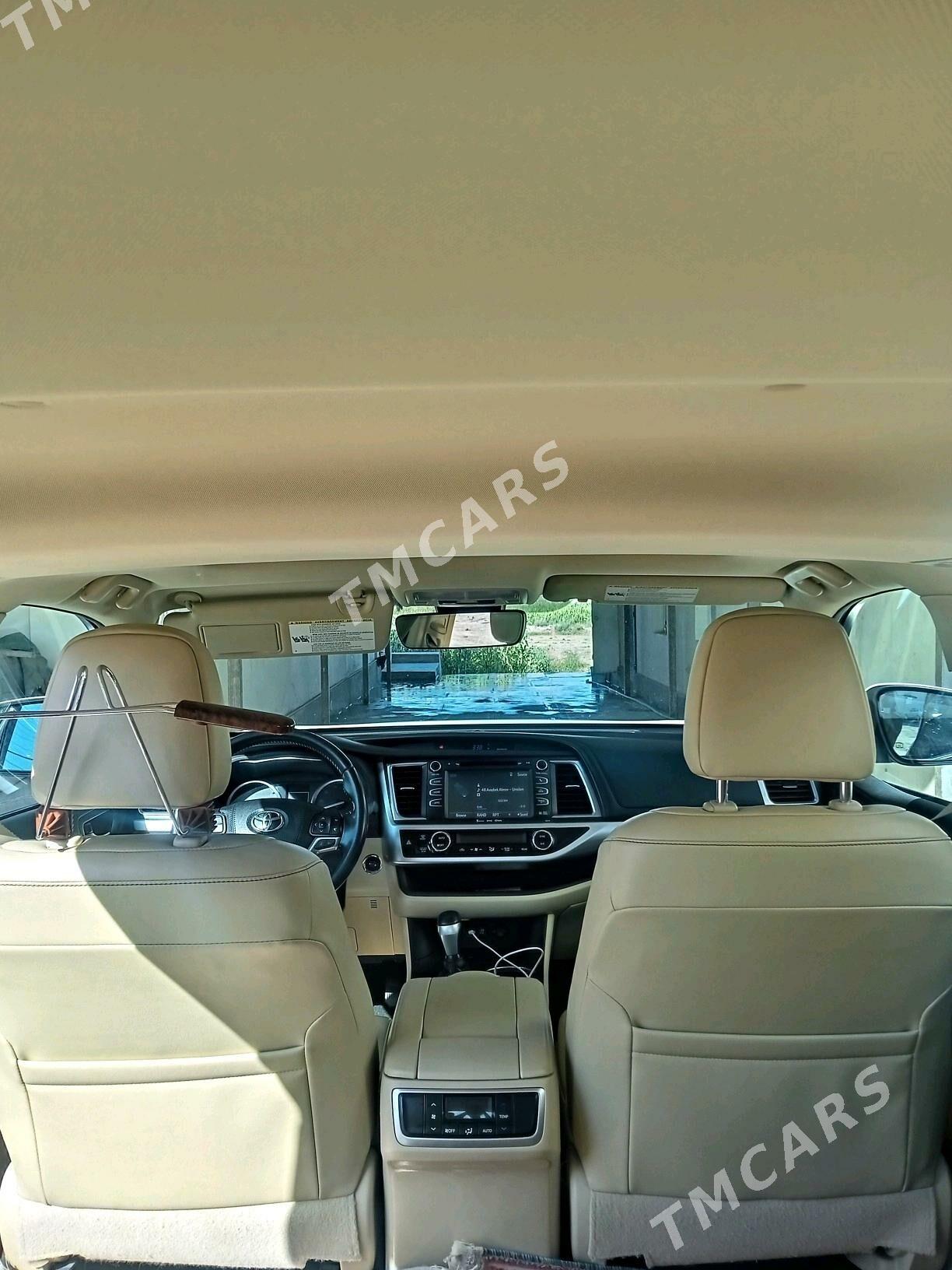 Toyota Highlander 2018 - 510 000 TMT - Гурбансолтан Едже - img 6