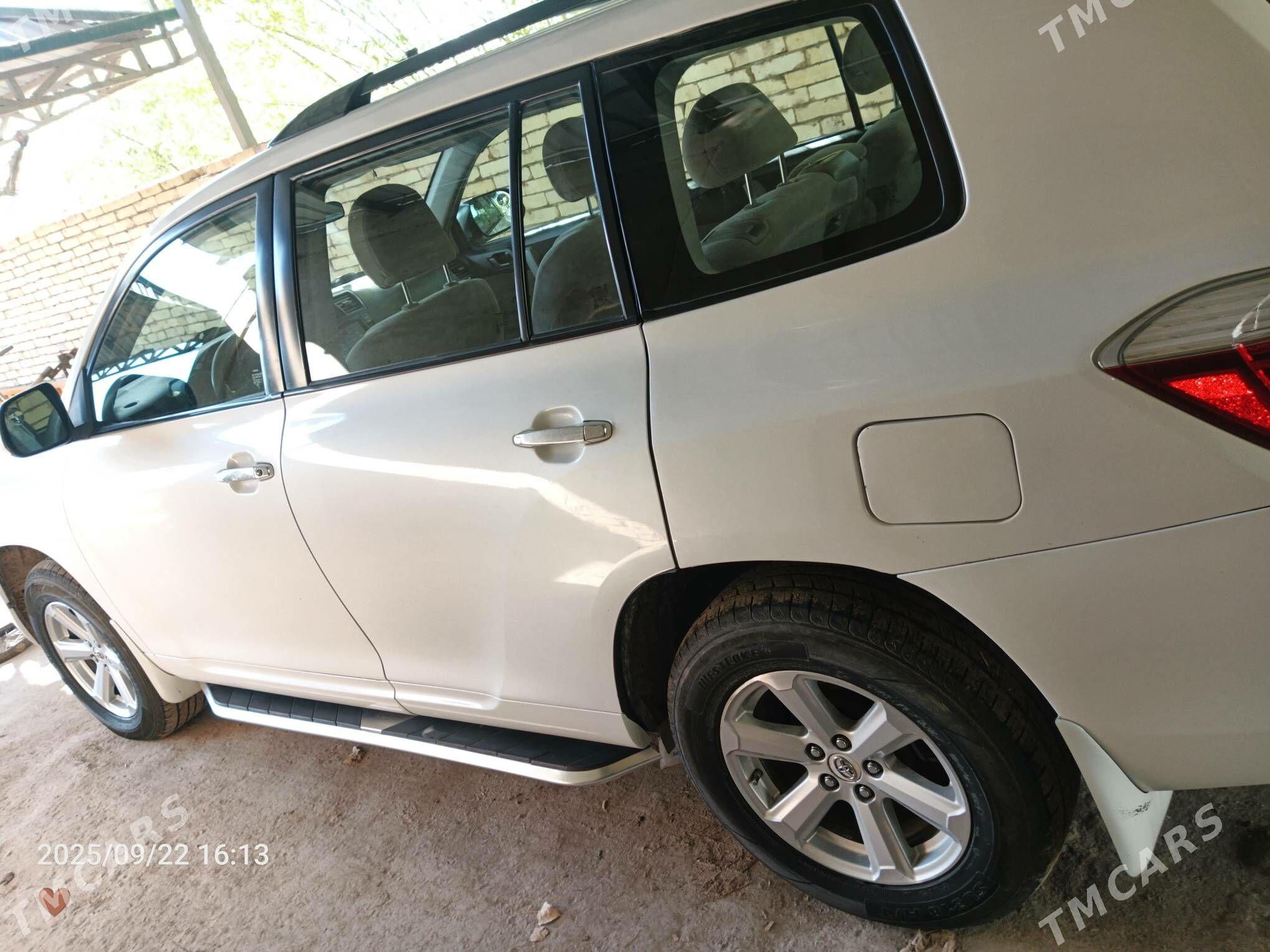 Toyota Highlander 2010 - 270 000 TMT - Гурбансолтан Едже - img 5
