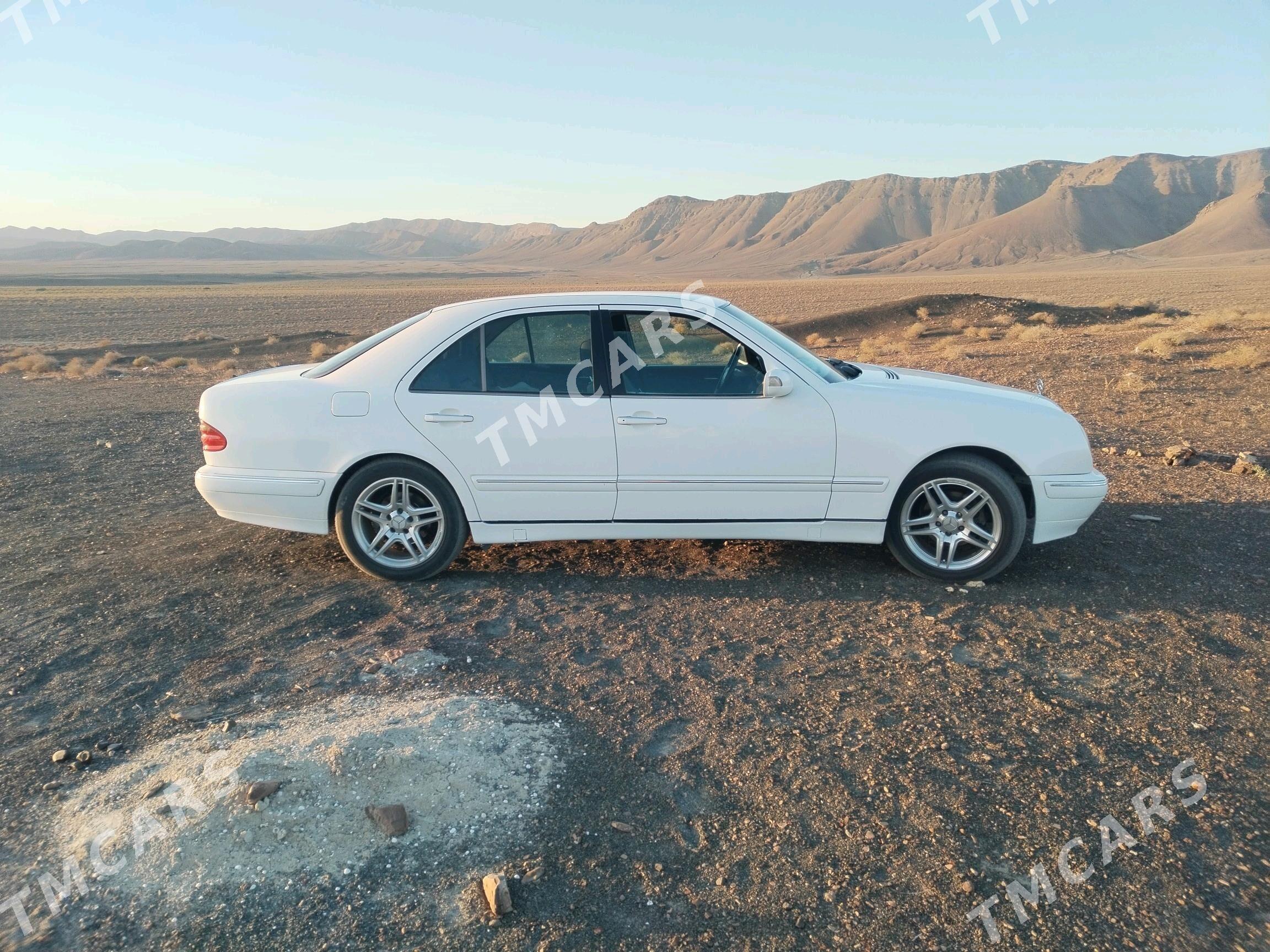 Mercedes-Benz E320 2000 - 92 000 TMT - Gumdag - img 4