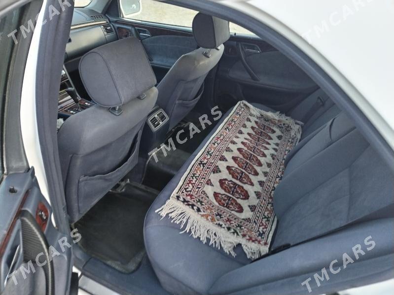 Mercedes-Benz E320 2000 - 92 000 TMT - Gumdag - img 9