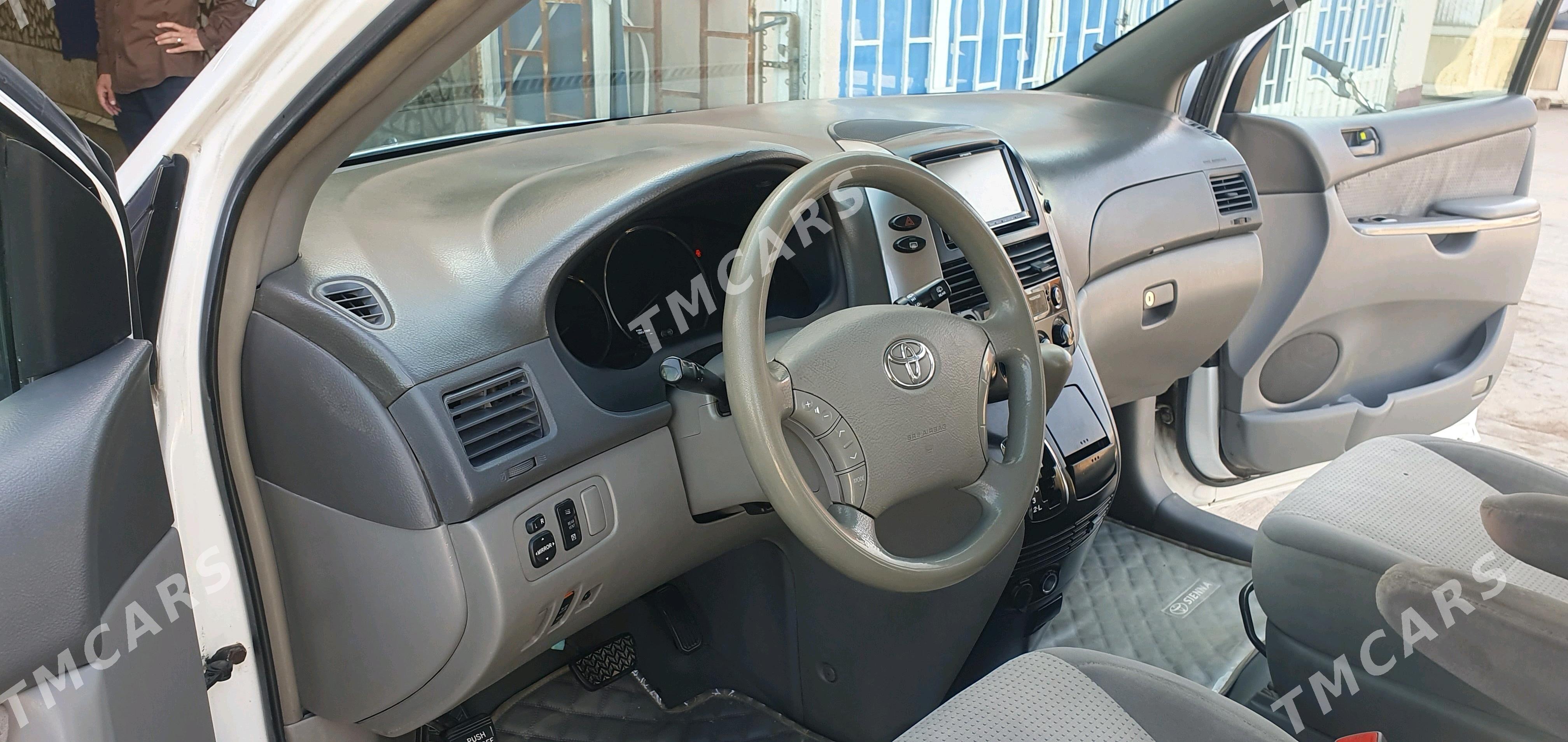 Toyota Sienna 2008 - 240 000 TMT - Гурбансолтан Едже - img 4