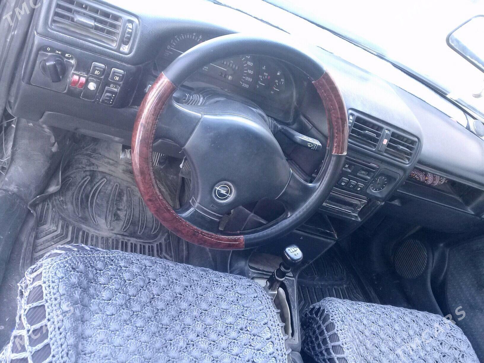 Opel Vectra 1993 - 25 000 TMT - Саят - img 3