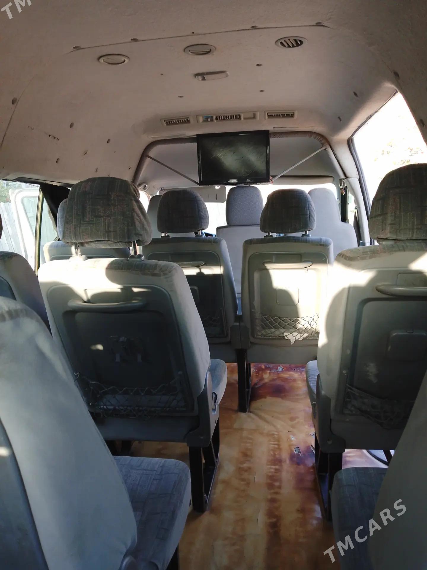 Toyota Hiace 2005 - 260 000 TMT - Балканабат - img 2