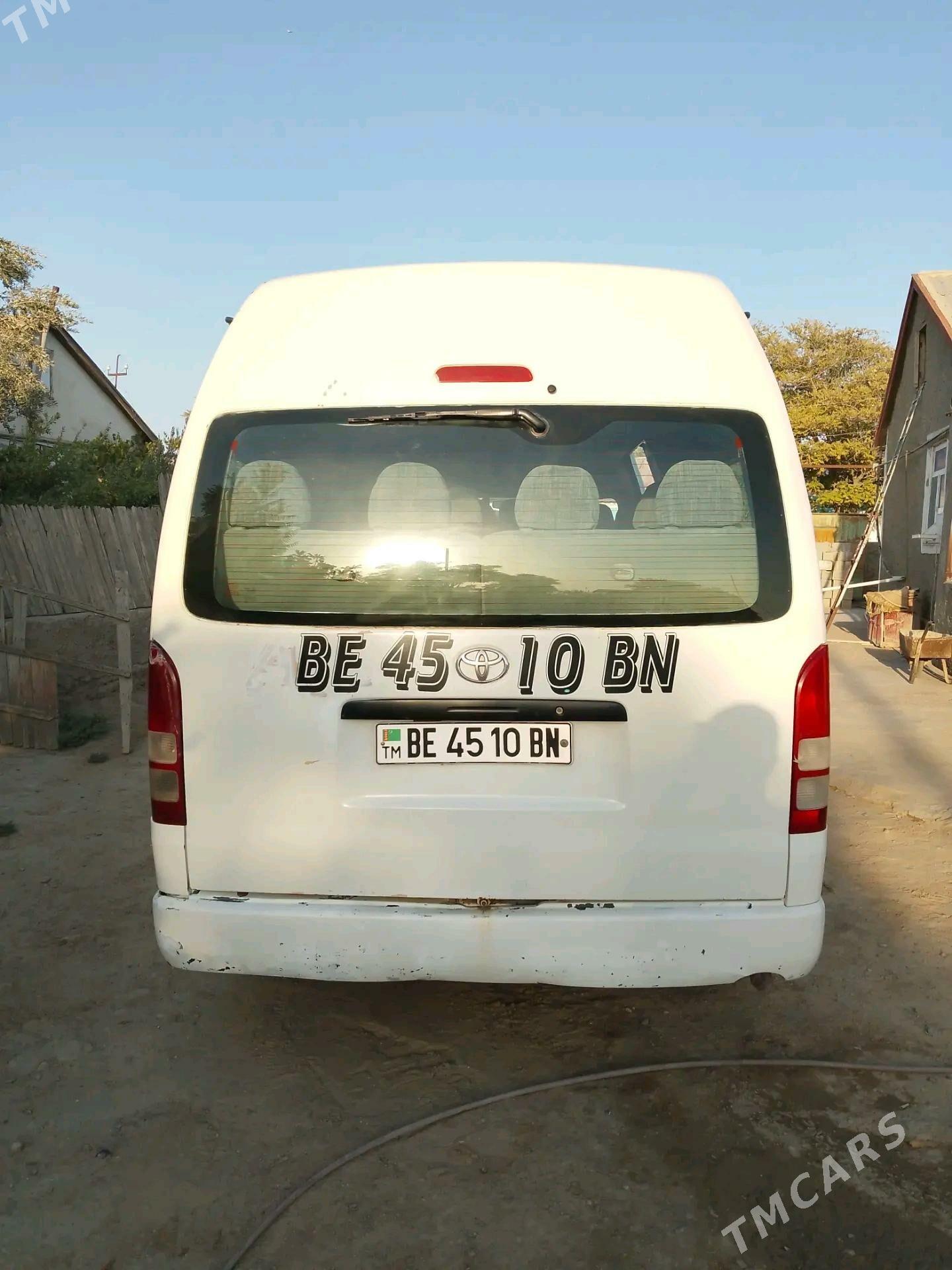 Toyota Hiace 2005 - 260 000 TMT - Балканабат - img 4