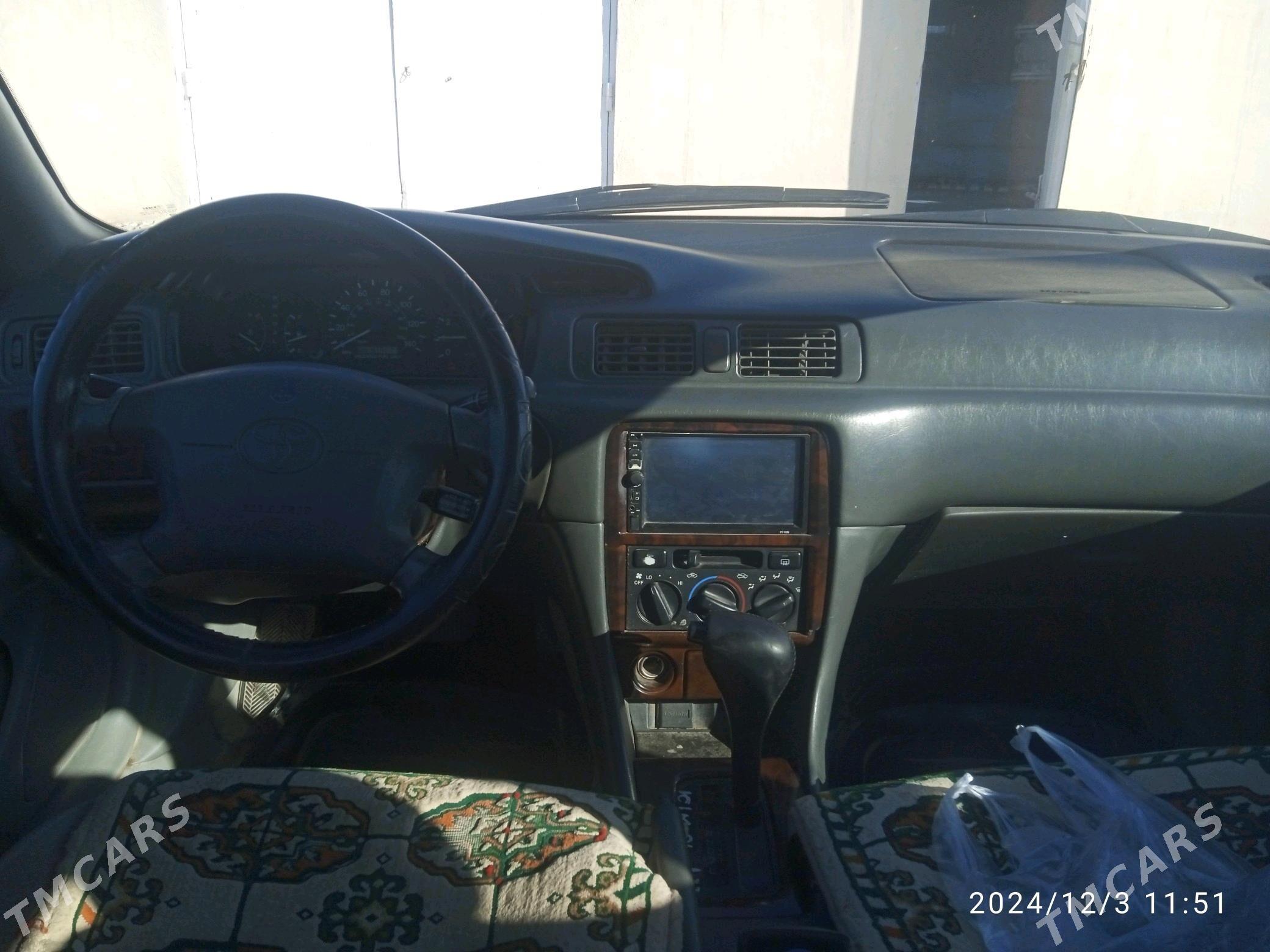 Toyota Camry 1997 - 110 000 TMT - Garabekewül - img 2