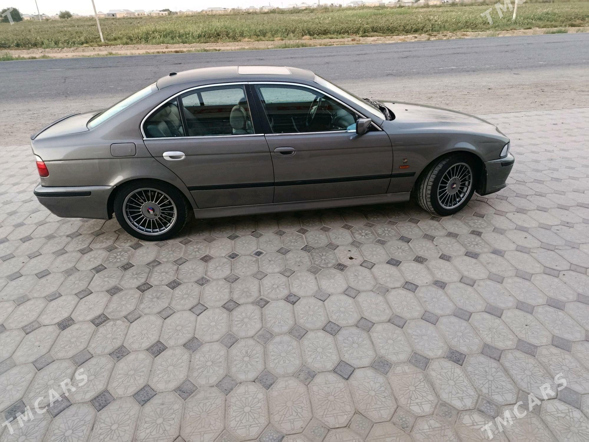 BMW E39 2003 - 110 000 TMT - Мары - img 4