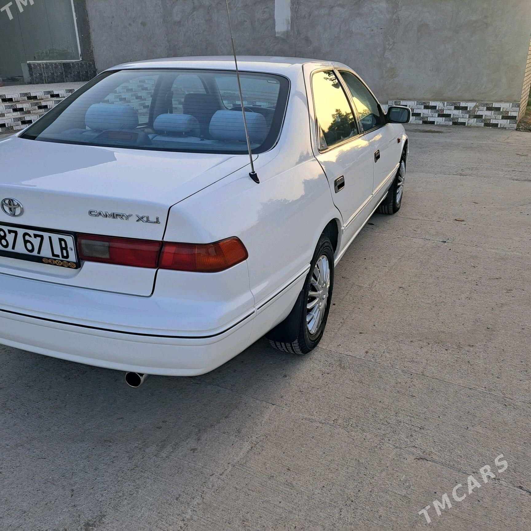 Toyota Camry 1998 - 135 000 TMT - Halaç - img 5