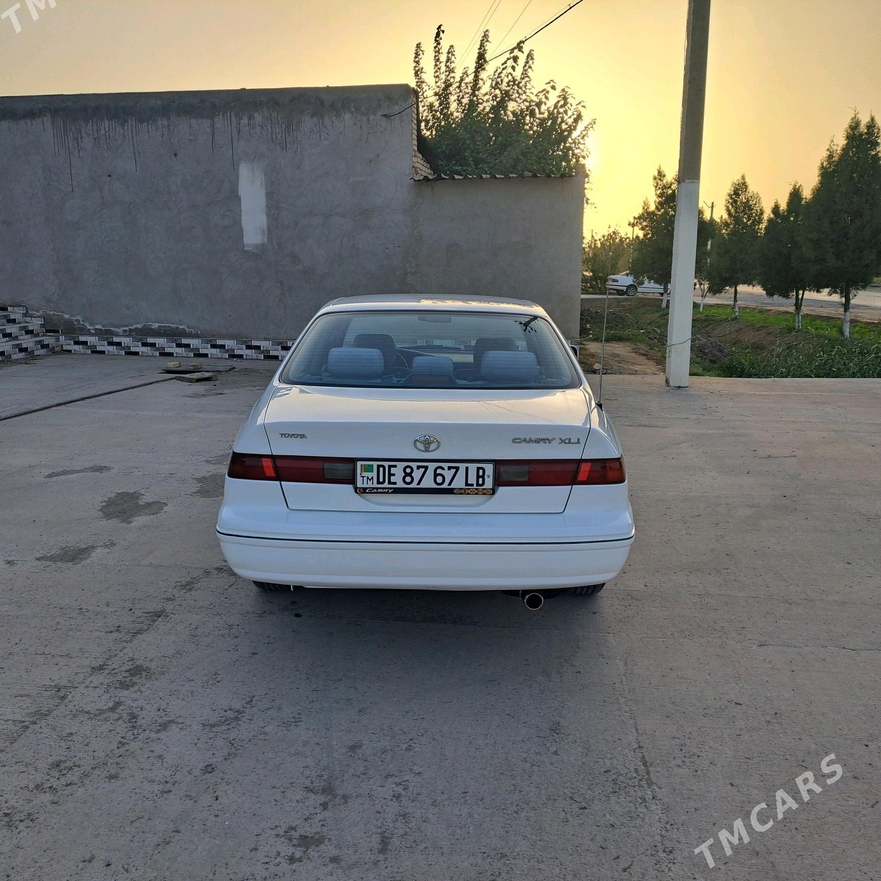 Toyota Camry 1998 - 135 000 TMT - Halaç - img 7