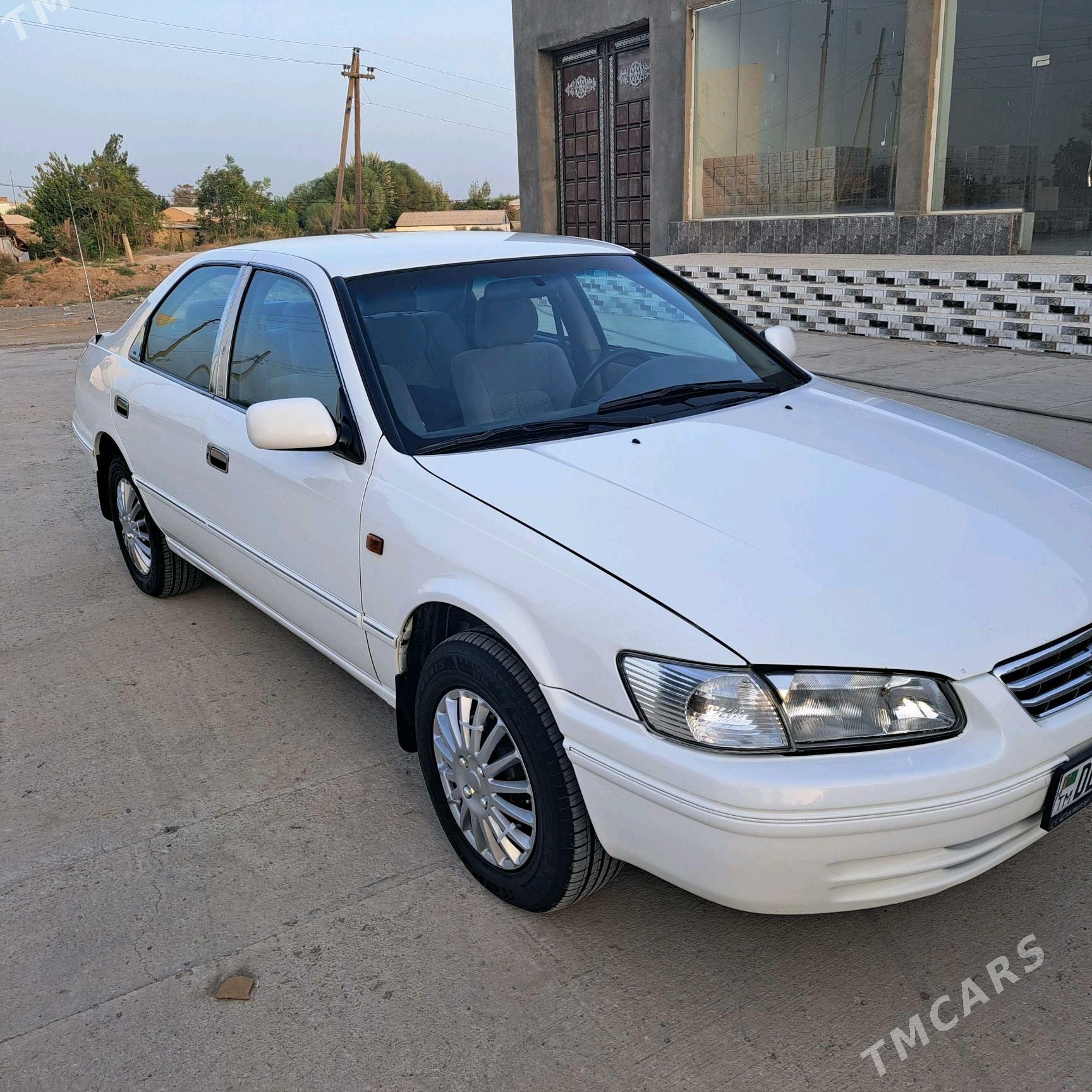 Toyota Camry 1998 - 135 000 TMT - Halaç - img 8