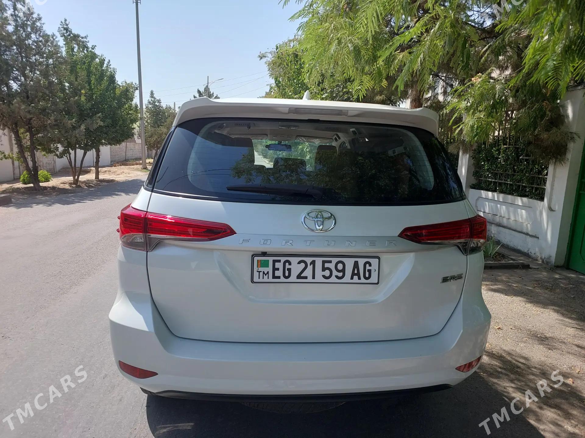 Toyota Fortuner 2024 - 685 000 TMT - Aşgabat - img 3