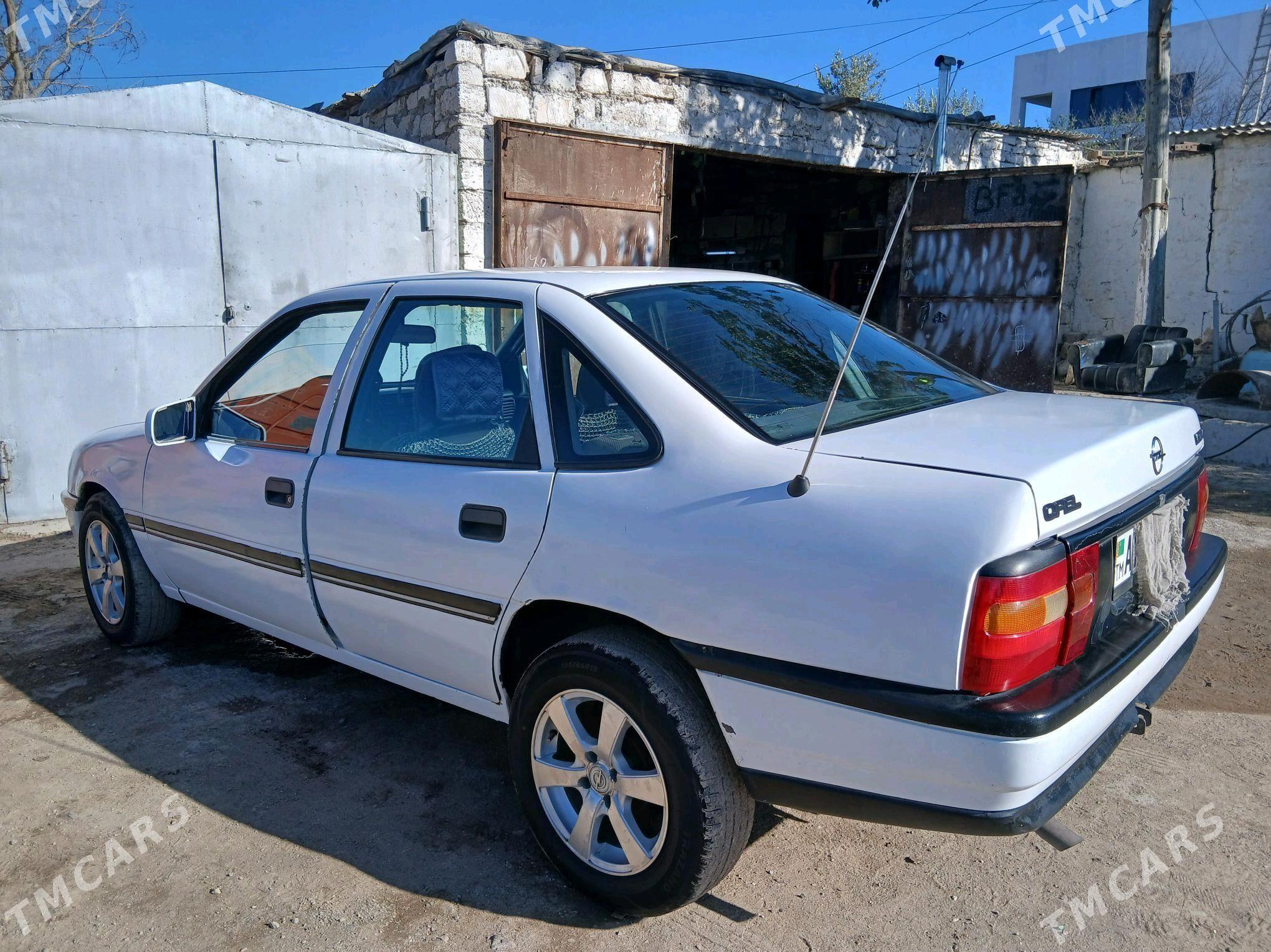 Opel Vectra 1991 - 35 000 TMT - Туркменбаши - img 3