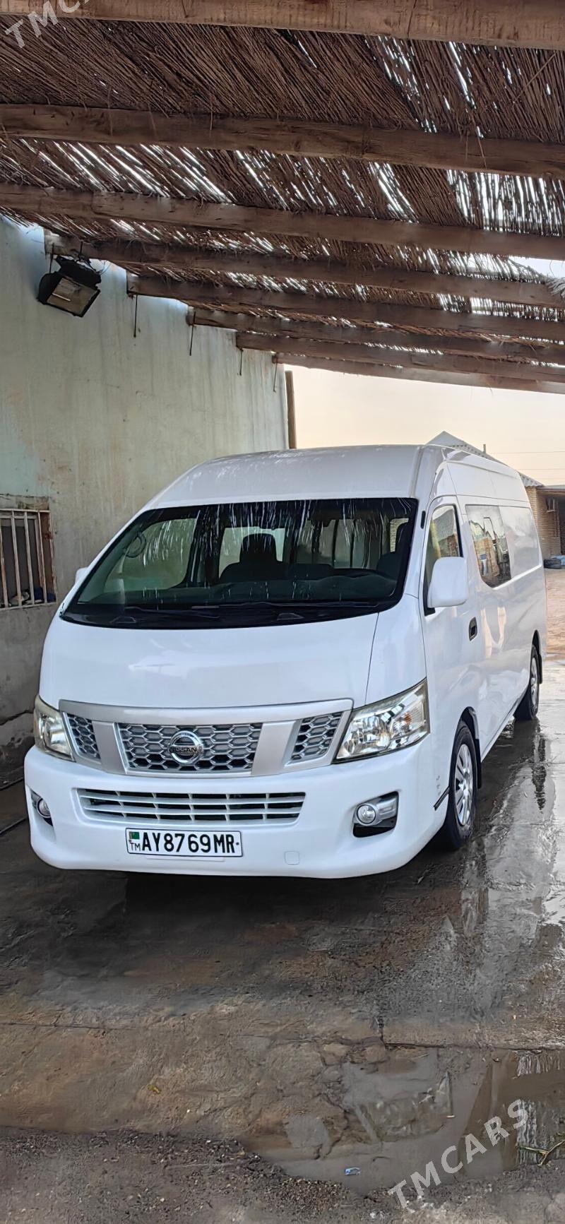 Nissan Urvan 2016 - 310 000 TMT - Мары - img 1