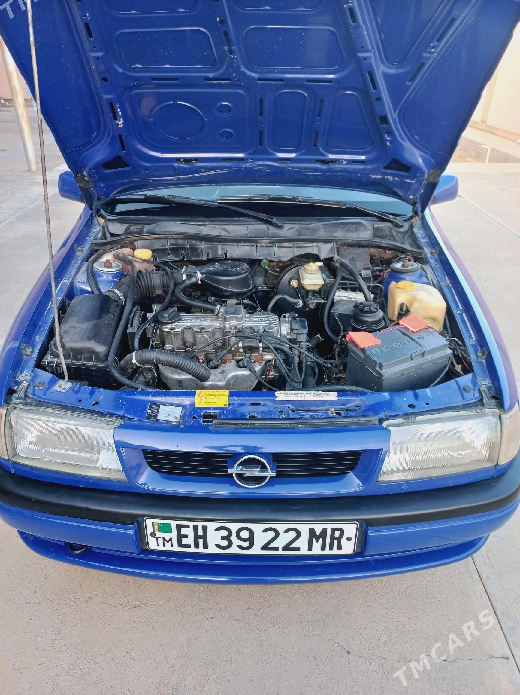 Opel Vectra 1995 - 46 000 TMT - Mary - img 2