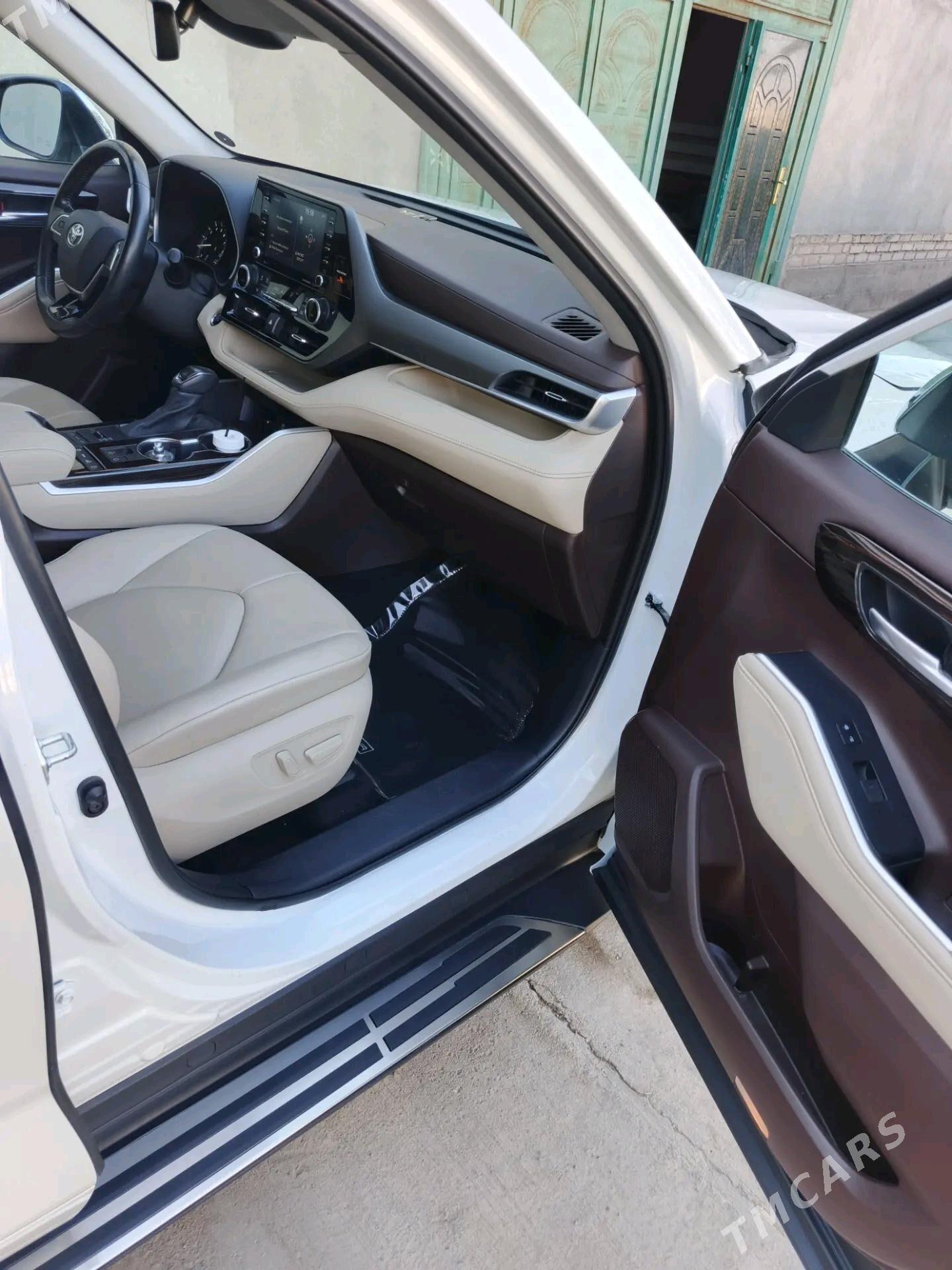 Toyota Highlander 2021 - 590 000 TMT - Köneürgenç - img 8