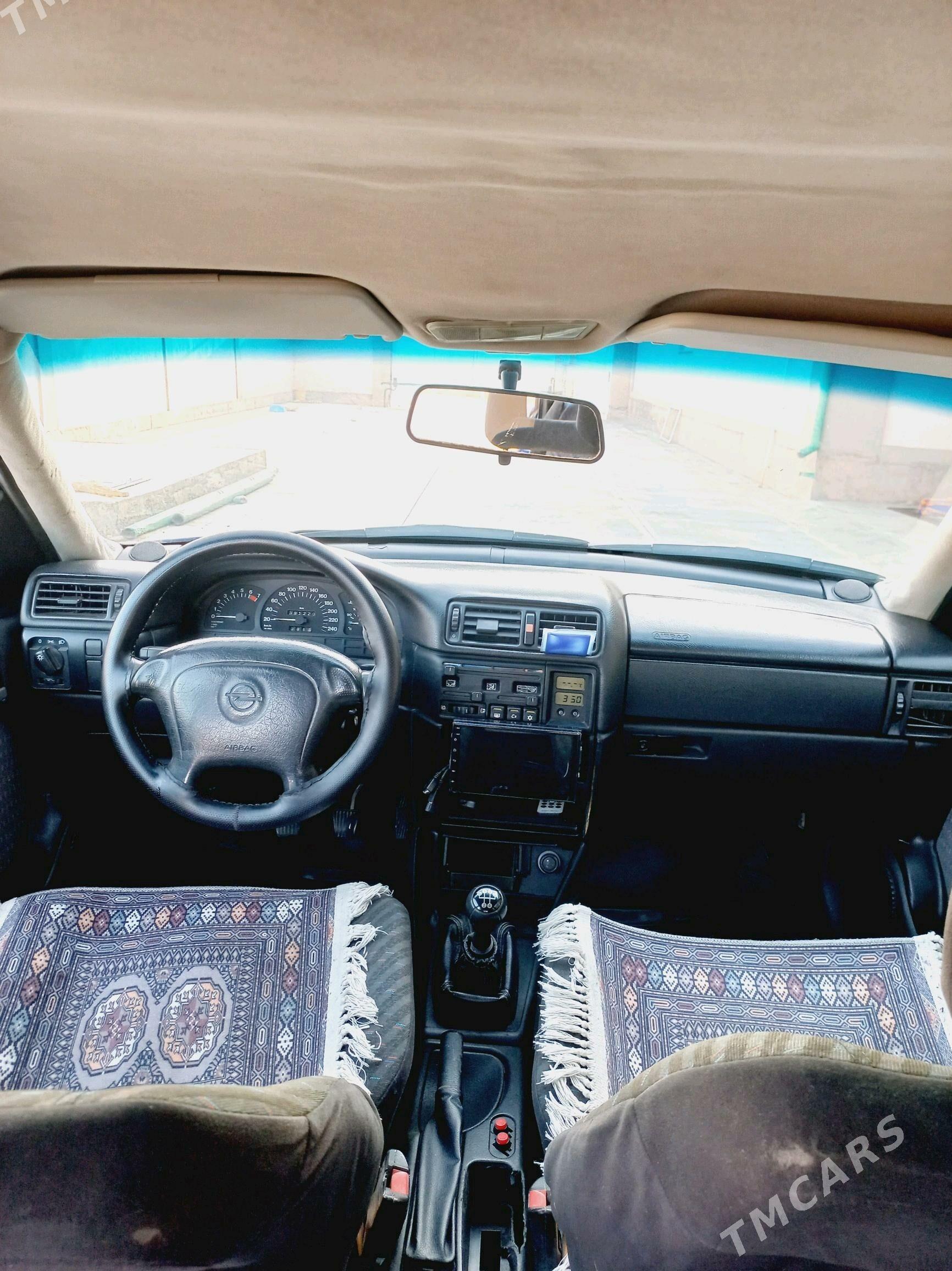 Opel Vectra 1995 - 46 000 TMT - Mary - img 5