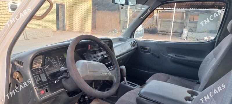 Toyota Hiace 1992 - 55 000 TMT - Мары - img 4