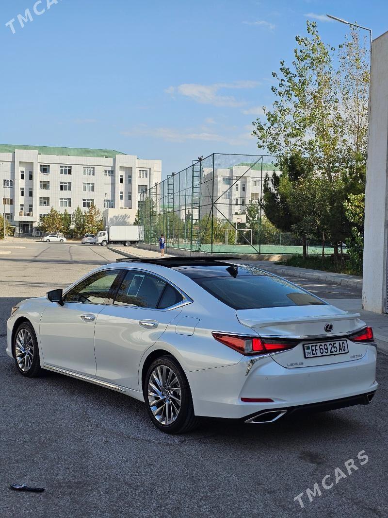 Lexus ES 350 2025 - 1 250 000 TMT - Gurtly - img 4