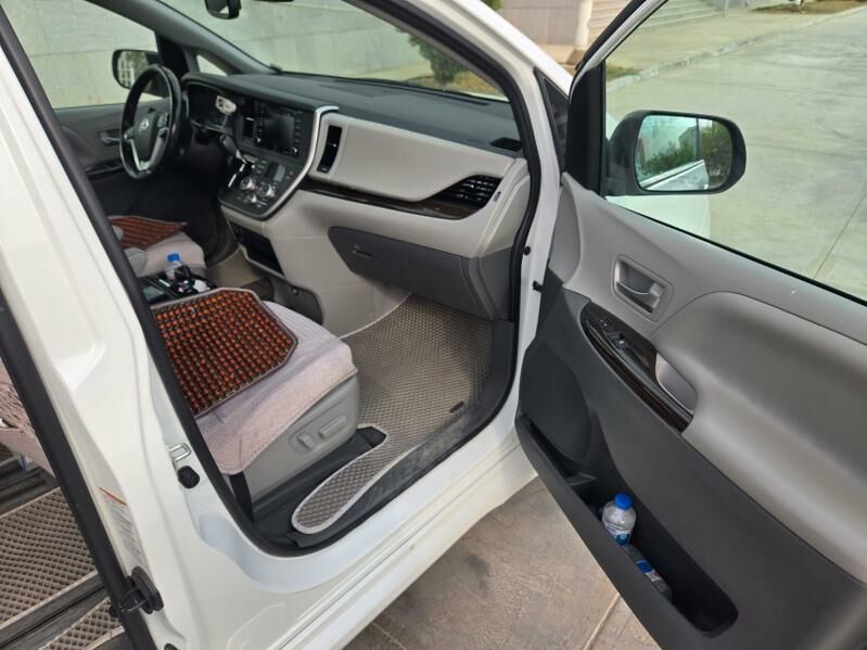 Toyota Sienna 2019 - 431 000 TMT - Ашхабад - img 2