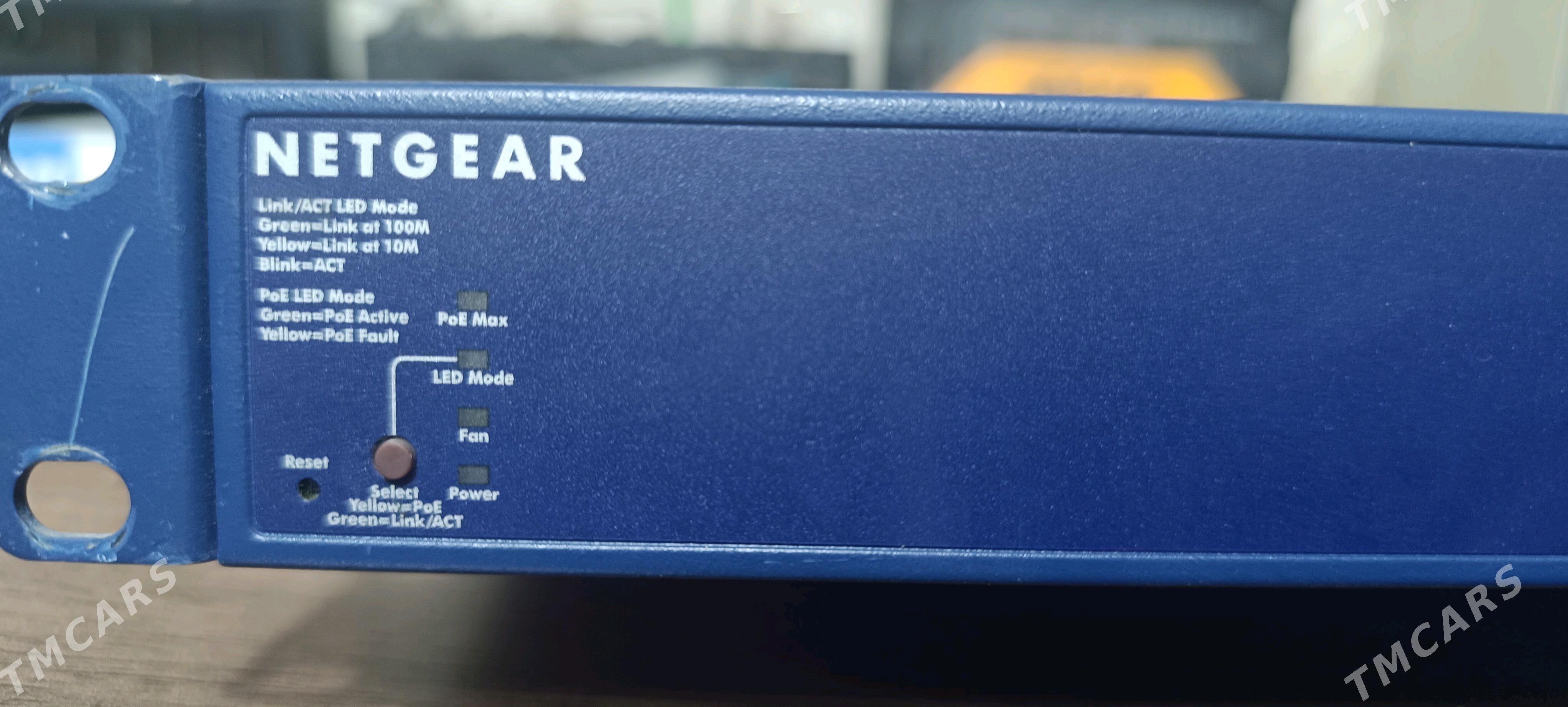 Switch PoE Netgear FS728TPV2 - 30 mkr - img 2