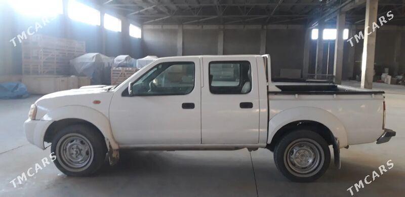 Nissan Navara 2009 - 90 000 TMT - Aşgabat - img 3