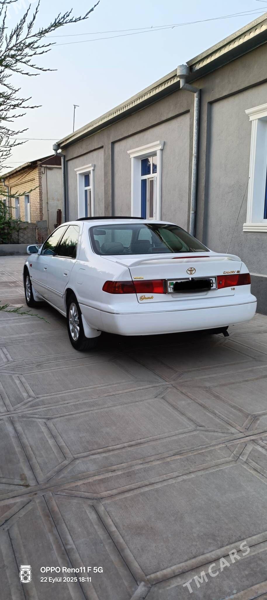 Toyota Camry 2000 - 185 000 TMT - Kerki - img 2